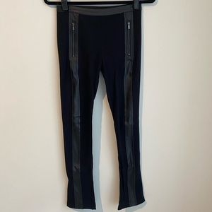 BCBGMAXAZRIA LEGGINS W. FAUX LEATHER DETAILS (S)
